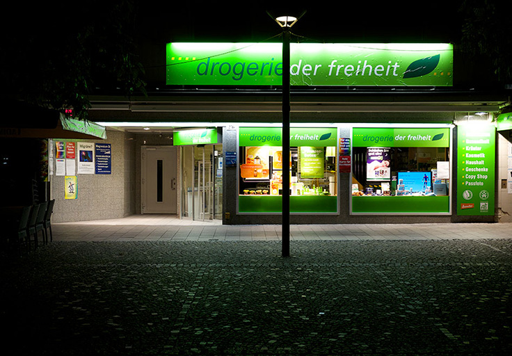 Change of name to the drugstore of Freedom